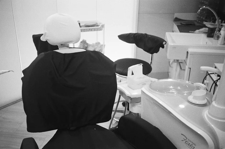 Best RCT Dentist in Varanasi: When Do You Need a Root Canal Treatment?