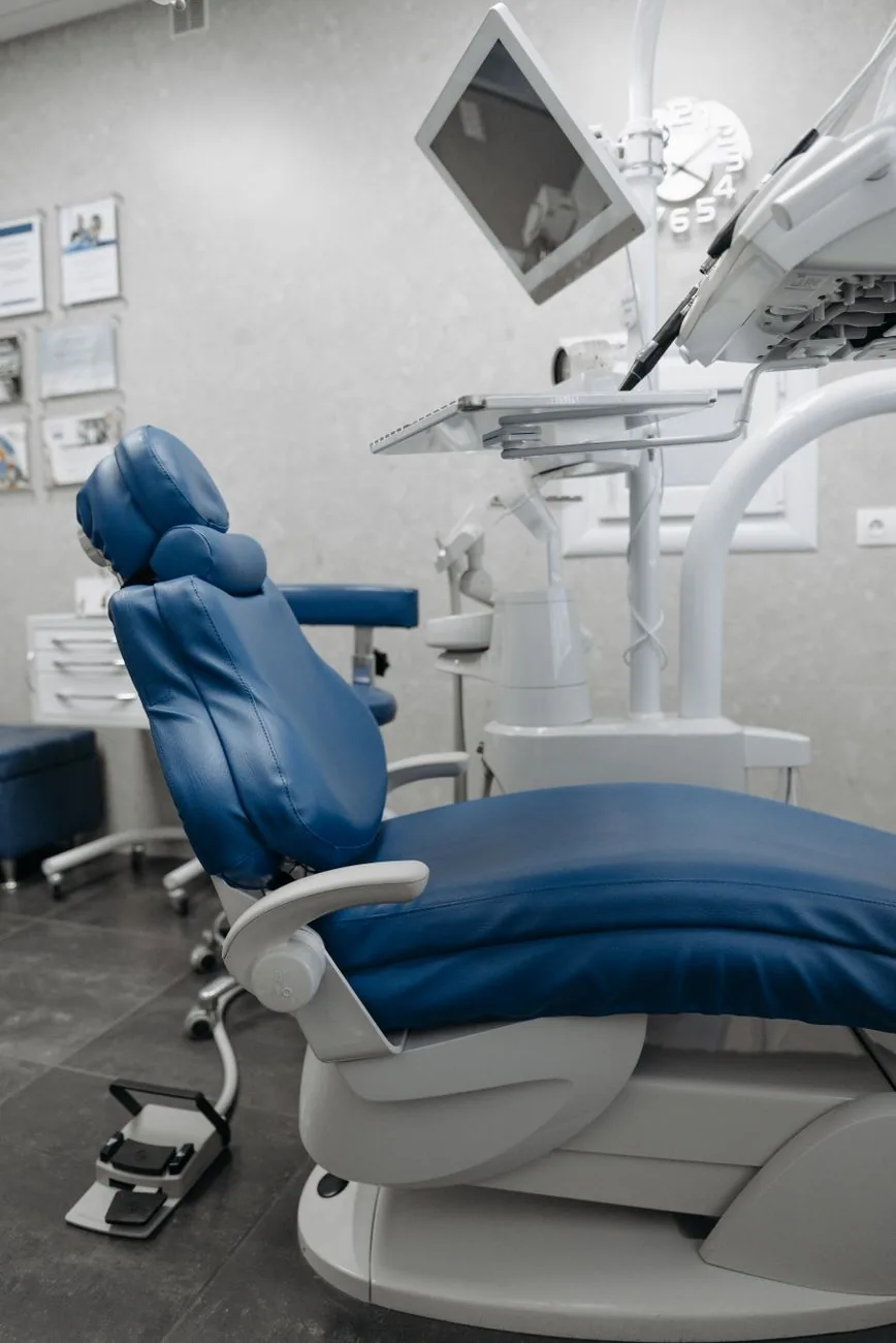 Top Dentists in Paharia: How to Find the Right Dental Doctor Near You